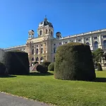 Charmante Hofwohnung Im Herzen Von Wien